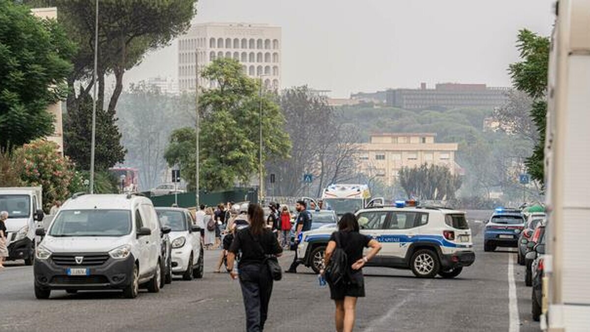 Case sotto assedio: a Roma il caldo e il verde trascurato trasformano i roghi in minaccia urbana