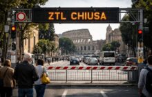 Chiusura della ZTL a Roma: una decisione che rischia di amplificare l’isolamento sociale?