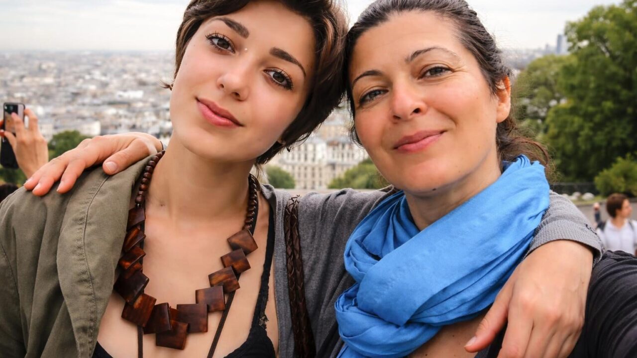 Femmina, vittima, madre: l’appello straziante di una donna contro l’atrocità del femminicidio