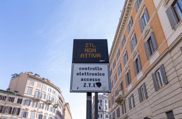 A Roma in arrivo le Ztl in uscita, occhio alle multe se nel frattempo il varco è diventato attivo: ecco come funzionerà