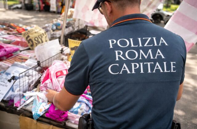 La pistola immobilizzante per i vigili di Roma: una risposta alle emergenze sociali?