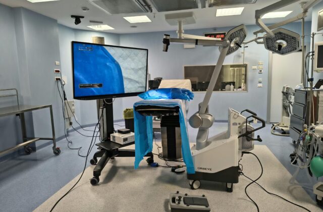 Latina, alla neurochirurgia dell’ospedale Goretti arriva il microscopio digitale 3D 4K