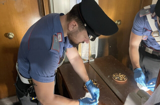 Nuovo Salario, blitz dei Carabinieri: sequestrati oltre mezzo chilo di cocaina