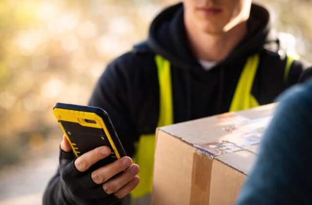 Parcel locker a Roma: la soluzione per un traffico insostenibile o solo una nuova illusione?