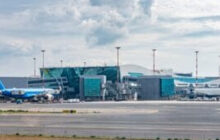 Paura a Fiumicino: Boeing con ruota squarciata resta in volo un’ora, passeggeri sotto choc