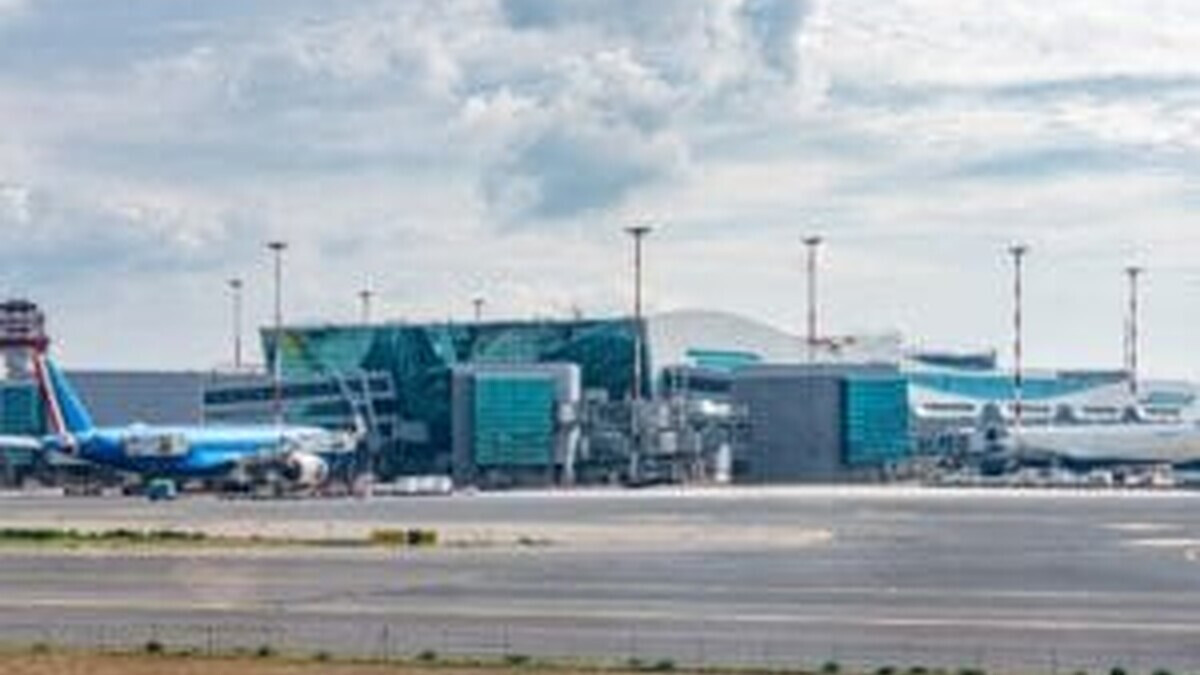 Paura a Fiumicino: Boeing con ruota squarciata resta in volo un’ora, passeggeri sotto choc
