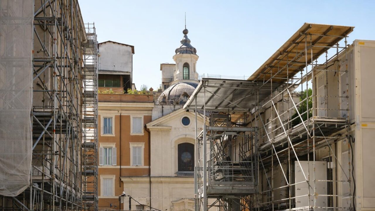 Riqualificazione o speculazione? Il caso dell’hotel di lusso in Piazza San Silvestro