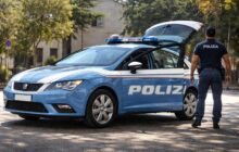 Roma allo sbando: uomo picchia agenti e maltratta il suo cane mentre spaccia