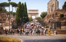 Roma in agosto: caldo torrido ma turisti a valanga, è boom!