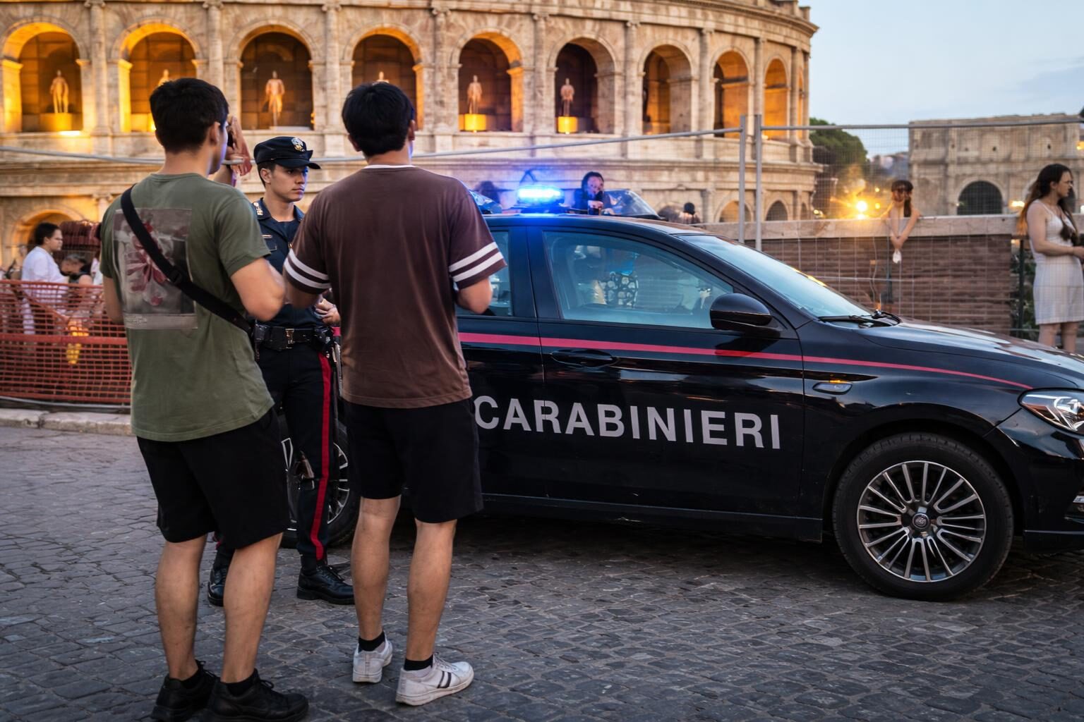 Roma sotto assedio: turisti nel mirino di bande criminali, arresti e paura