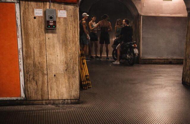 Scooter in Metro, Giovani e Violenza: Cosa Sta Succedendo a Roma?