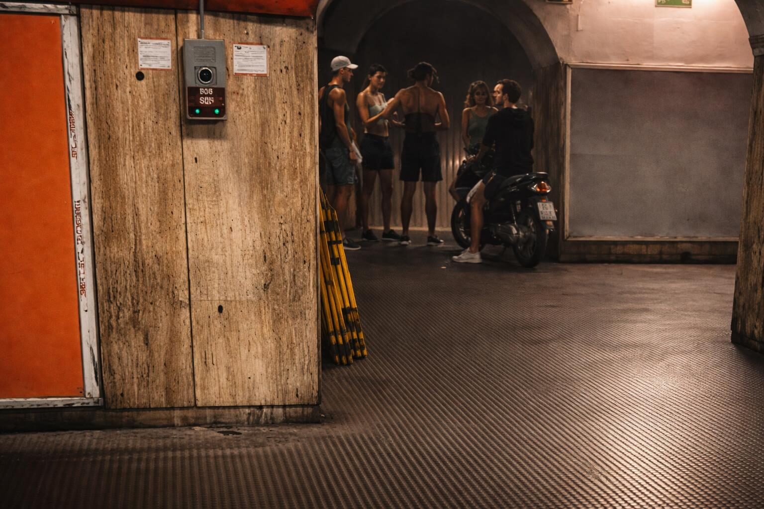 Scooter in Metro, Giovani e Violenza: Cosa Sta Succedendo a Roma?