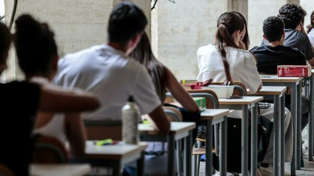 Scuola a Roma, l’emergenza supplenze peggiora l’inclusione: 8.673 posti vuoti, quasi tutti di sostegno