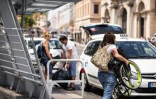 Taxi a Roma, il bando sotto accusa: cosa c’è dietro le proteste dei tassisti?