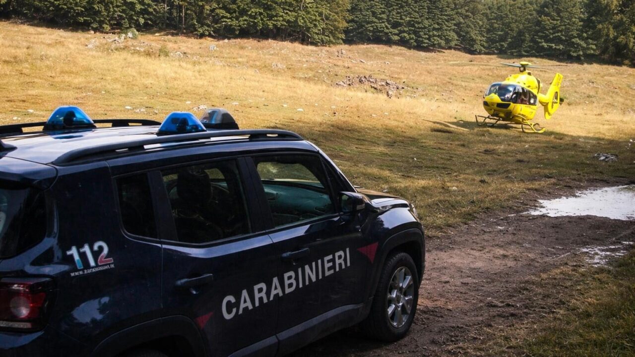 Tragedia sotto il cielo: scout colpito da un fulmine, la comunità chiede più sicurezza