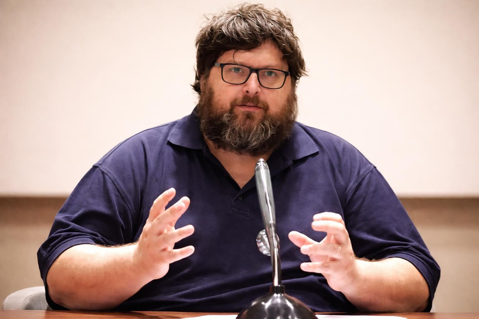 Arresto Adinolfi: i confini tra social media e responsabilità legali