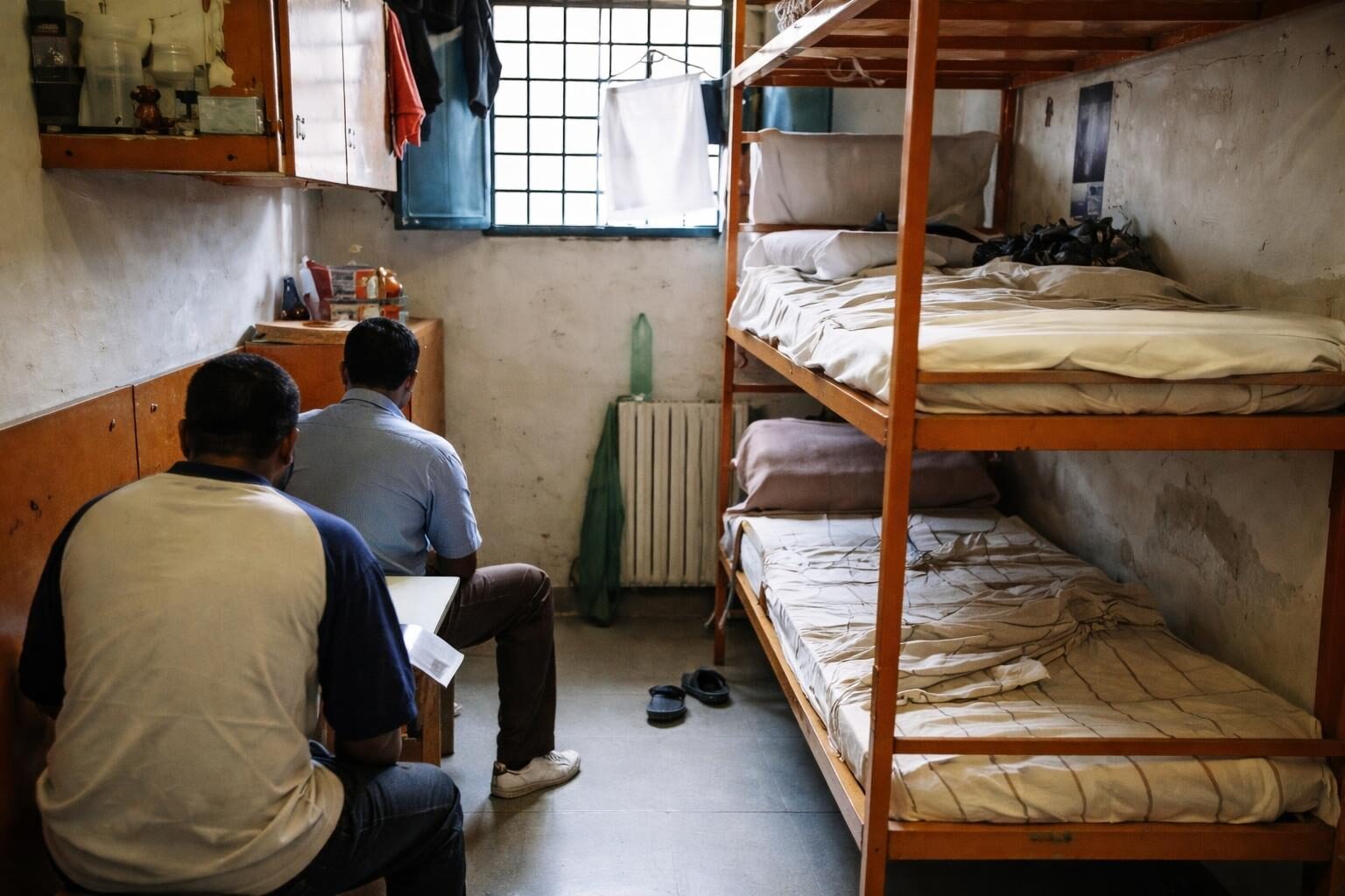 Cani trattati meglio dei detenuti: il dramma silenzioso delle carceri romane