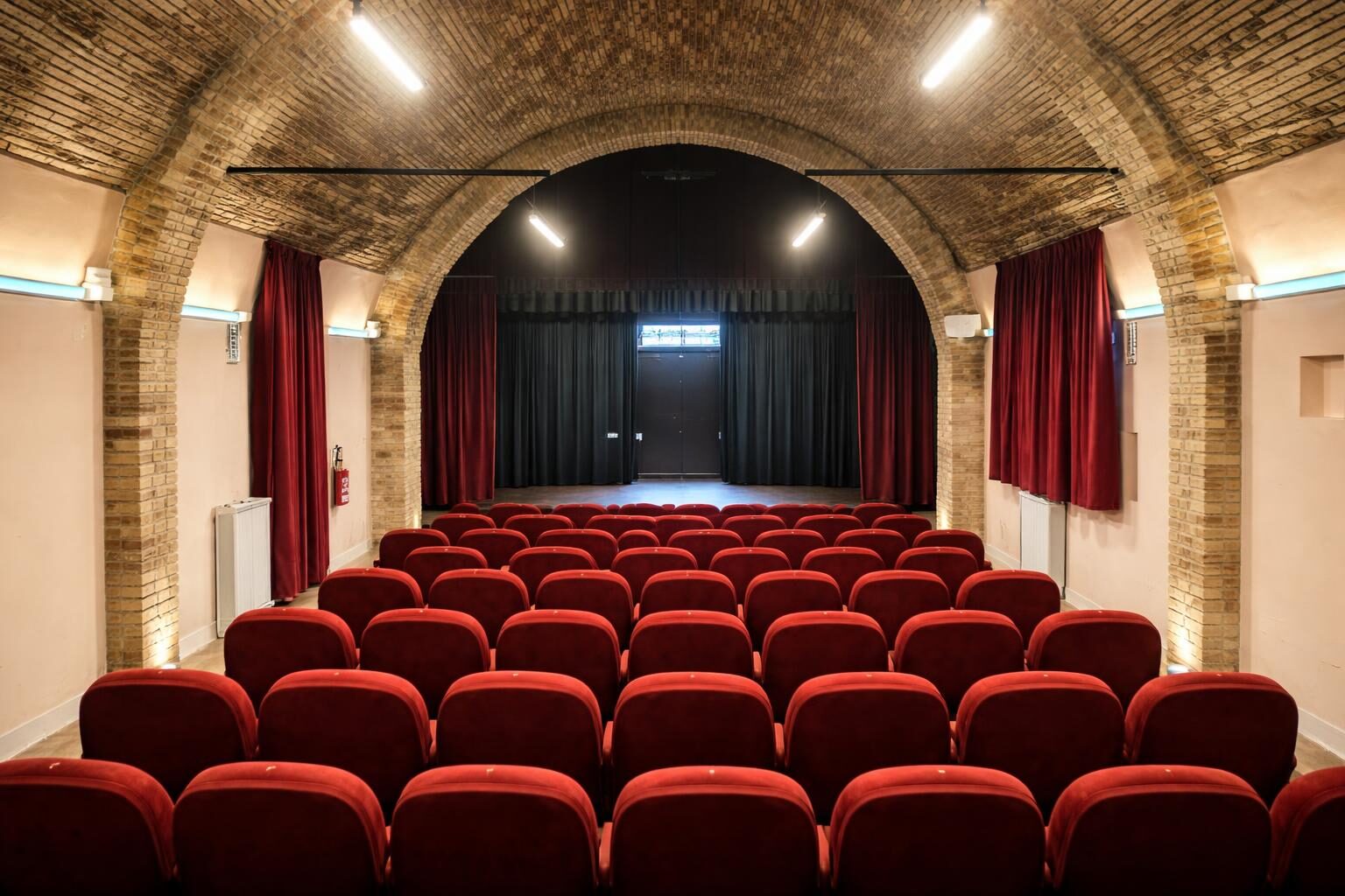Castelnuovo di Porto: un teatro per il grande Salerno, ma a che prezzo per la cultura locale?
