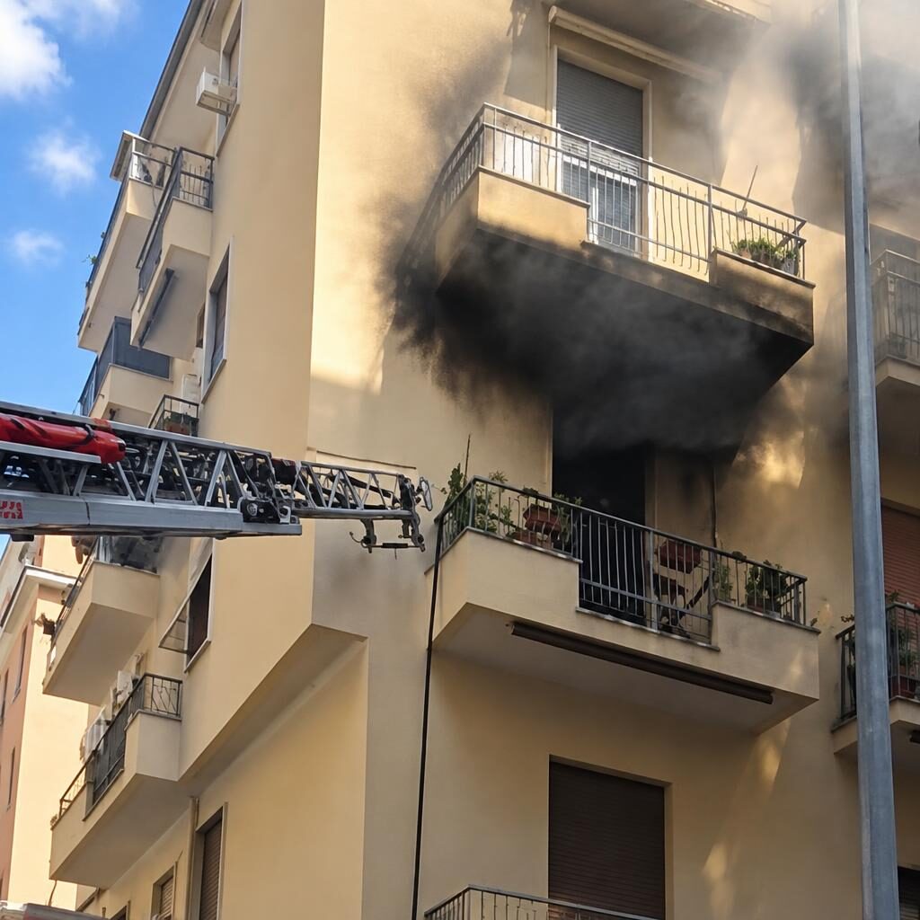 Conca d’Oro, incendio in via Val Cristallina: morto un 77enne