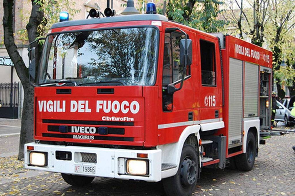 Incendio a Roma: Quando la Sicurezza Diventa un Miraggio