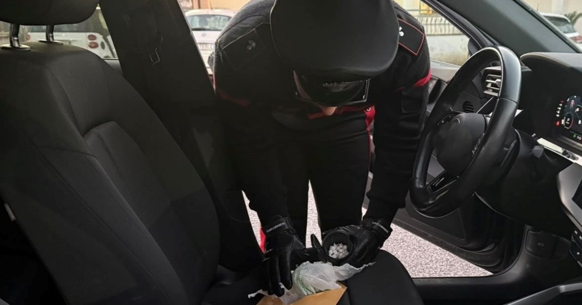 Anguillara Sabazia: Carabinieri arrestano 21enne albanese per detenzione ai fini di spaccio; sequestrate 25 dosi di cocaina