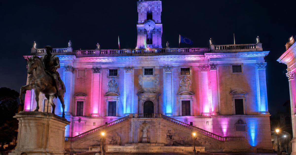 Campidoglio illumina rosa e azzurro per la Giornata della consapevolezza sul lutto perinatale