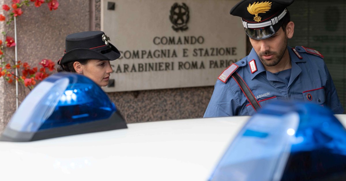 Carabinieri arrestano badante per maltrattamenti a un’anziana non autosufficiente a Roma