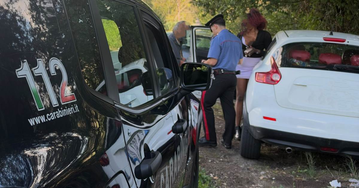 Roma: 66enne arrestato per favoreggiamento della prostituzione, accompagnava quattro giovani dedite all’attività