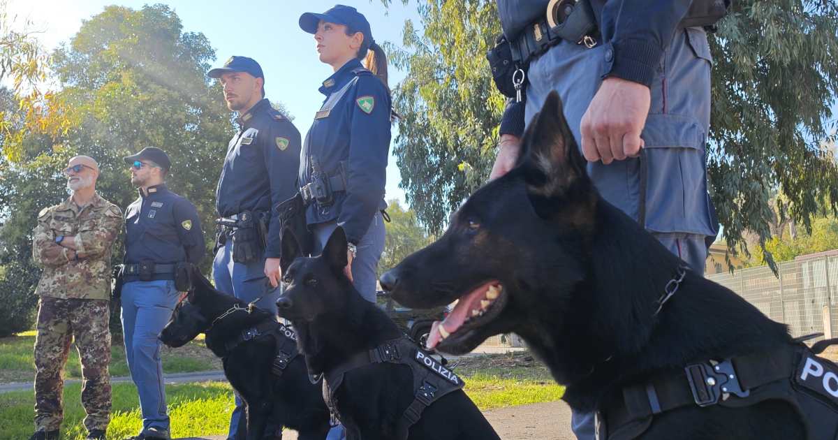 Roma: Dox, il cane della Polizia di Stato, celebra la sua storia con la scoperta di una statua a Forte Ostiense