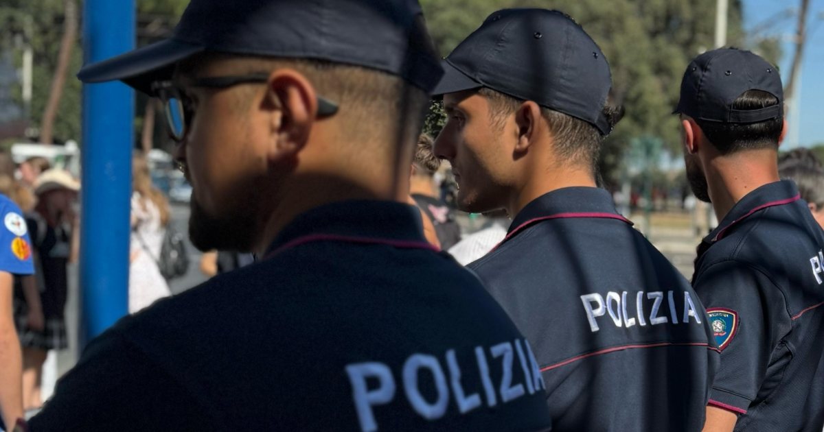 Roma, 7 arresti del nucleo PolMetro per borseggi: fogli-sipario, zaini-paravento e nascondigli negli indumenti (Video)