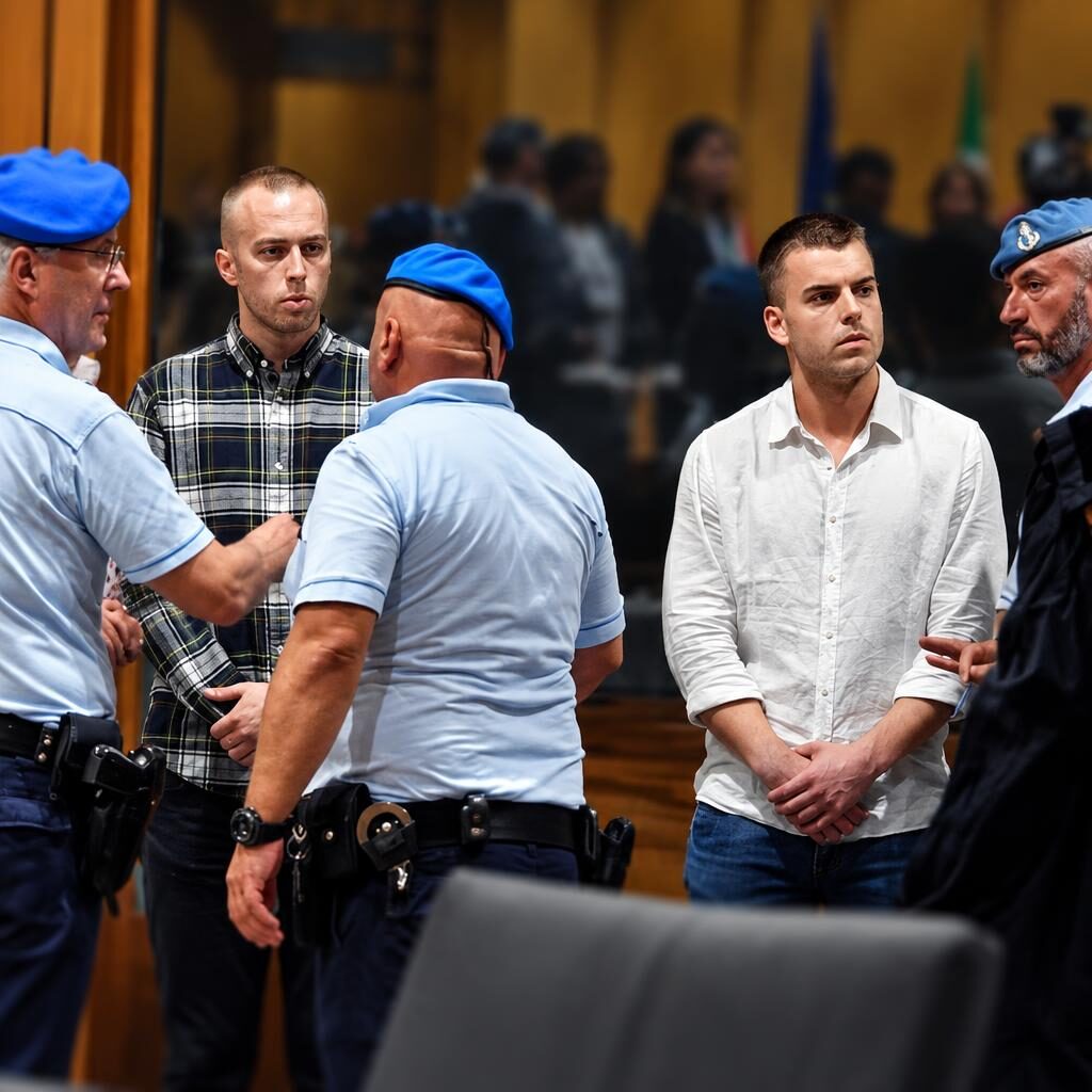 Foto a Hjorth bendato: condanna definitiva, cinque mesi al carabiniere