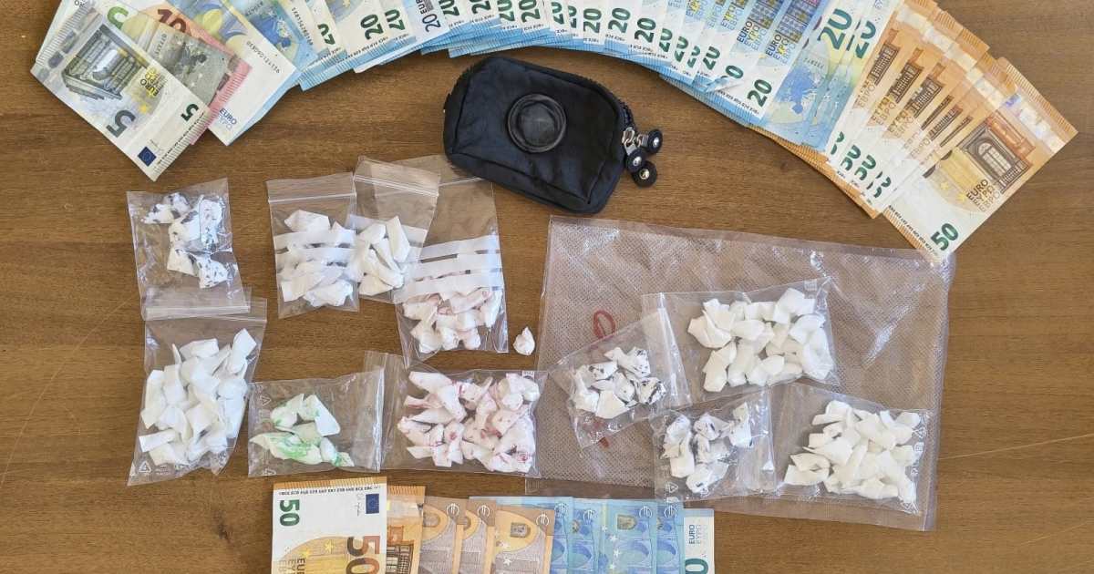 Tor Bella Monaca: arrestato presunto referente della piazza di spaccio. Due arresti e oltre 150 dosi di cocaina sequestrate