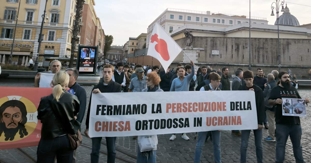 Presidio a Roma contro la persecuzione della Chiesa Ortodossa in Ucraina