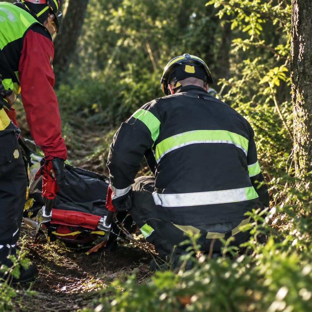 Mazzano Romano, l’allarme degli amici: uomo trovato morto nel bosco
