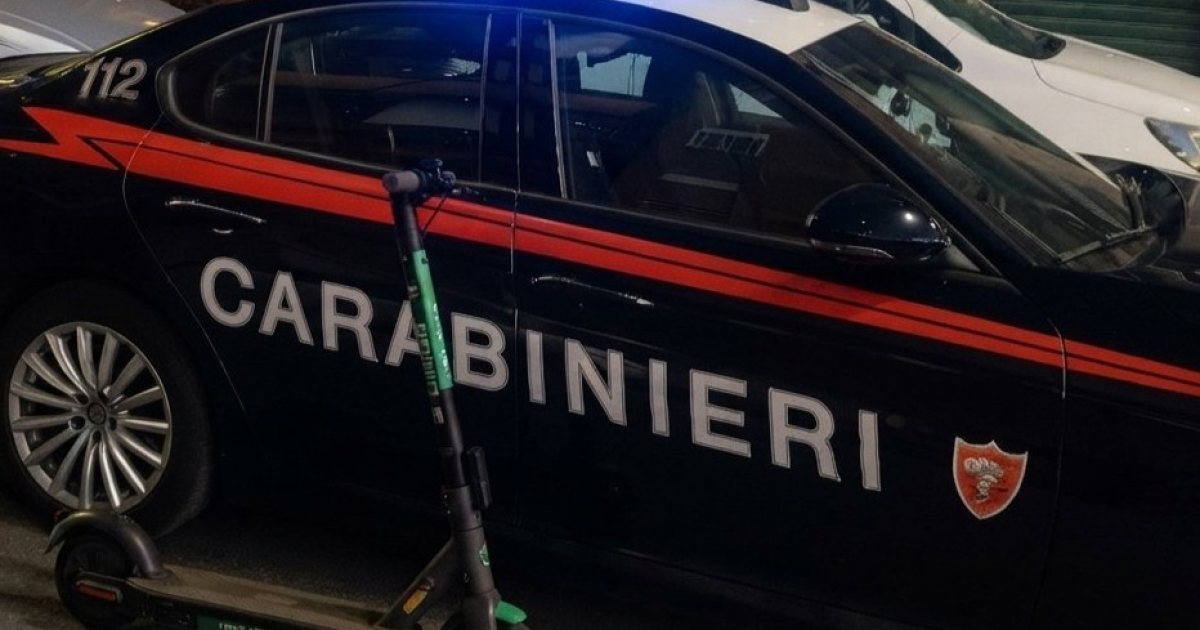 Roma: tenta di sottrarsi al controllo, fugge e si libera della droga. 20enne denunciato