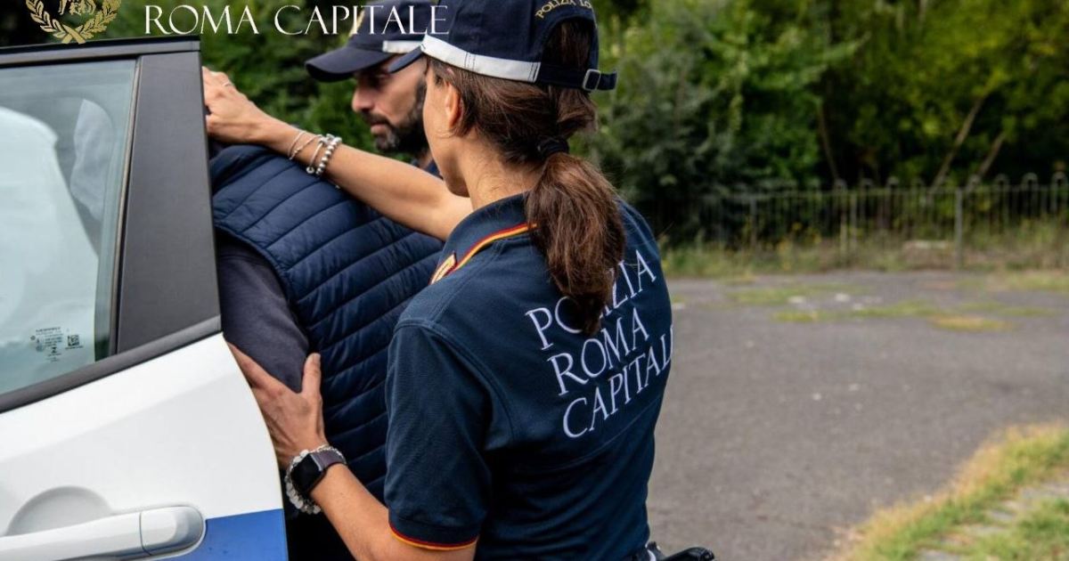 Tor Bella Monaca: fuga ad alta velocità vicino a una scuola e arresto di un 20enne dalla Polizia Locale