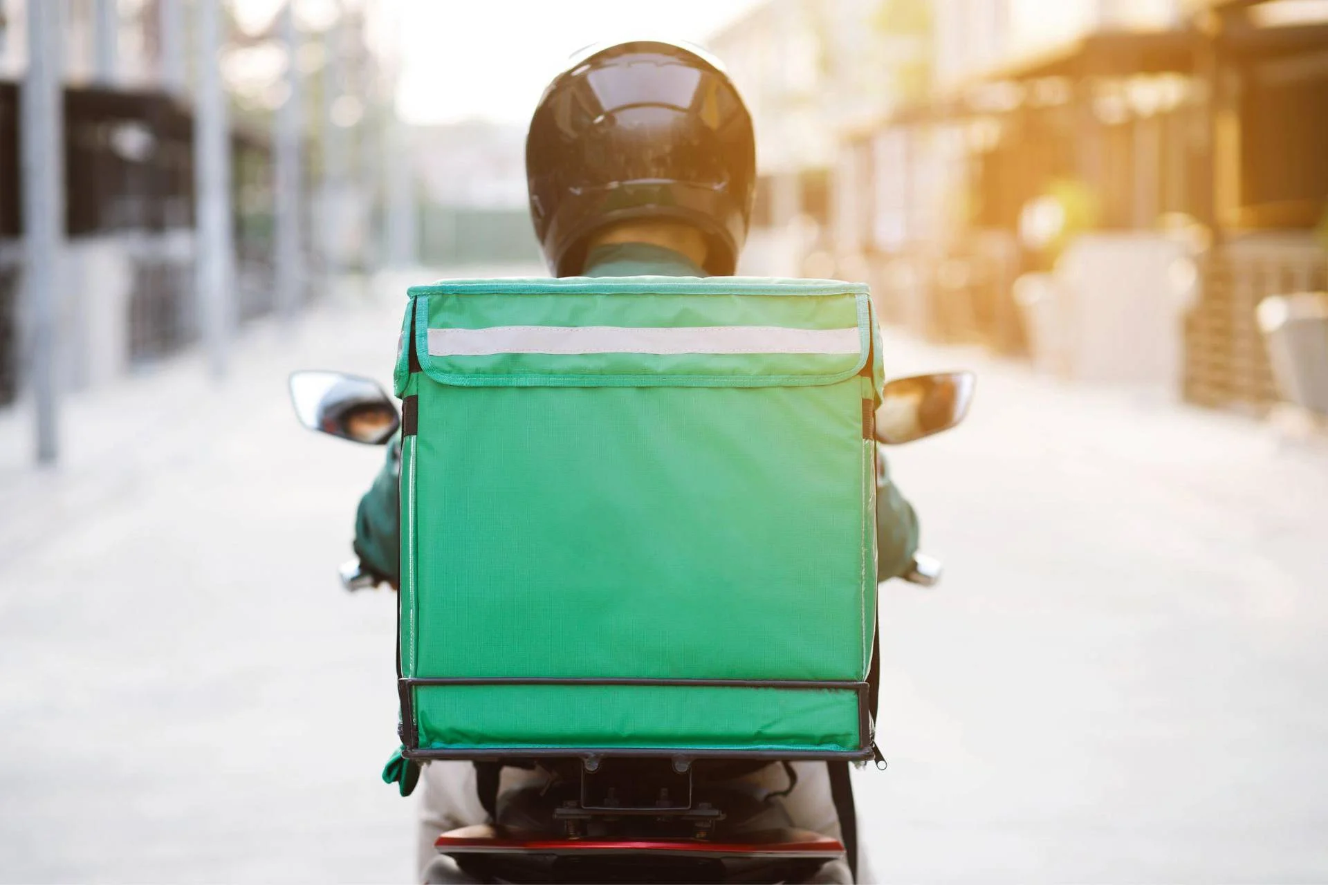 Roma, rider picchiato a bastonate e rapinato di bici e incasso