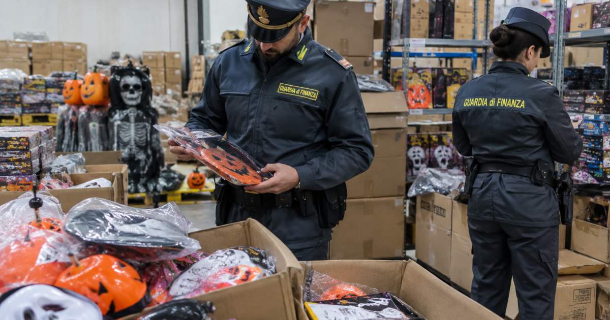 Roma: Halloween Sicuro, Guardia di Finanza sequestra oltre 137 mila articoli non conformi o contraffatti