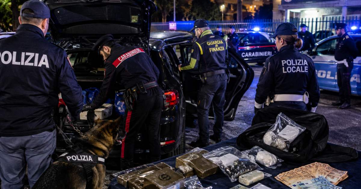 ROMA. Operazione Interforze a San Basilio: 6 arresti e una denuncia, sequestrati oltre 700 g di droga e circa 19.000 euro in contanti (Video)