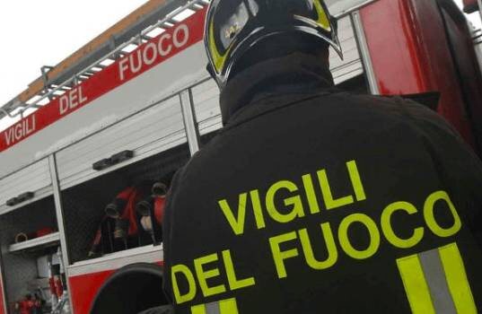 Centocelle, ordigno contro la concessionaria: danni e paura in via dei Platani
