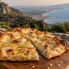 Terracina, pizza bianca romana con vista sul Tempio di Giove Anxur
