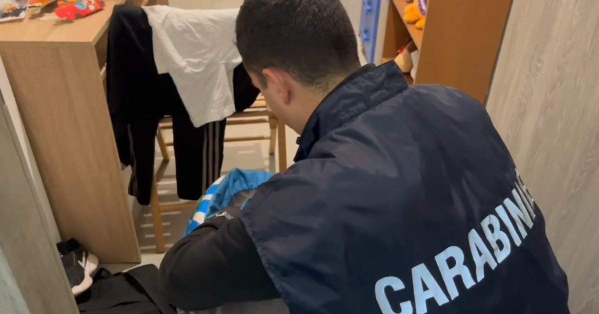 Velletri: officina abusiva usata come base per lo spaccio, 17 misure cautelari eseguite dai Carabinieri